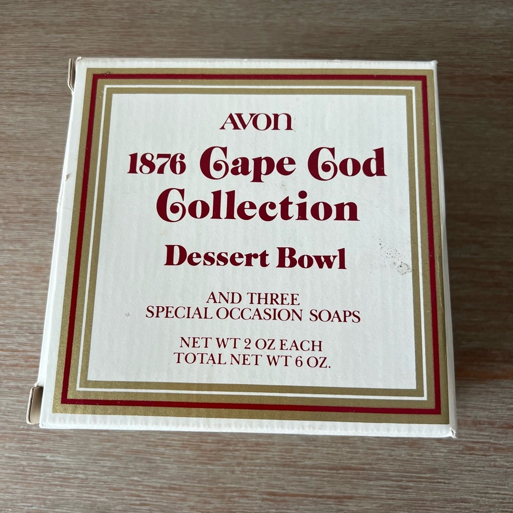 NIB Avon 1876 Cape Cod Collection Dessert Bowl and Three Special Occasion Soaps - Picture 4 of 7